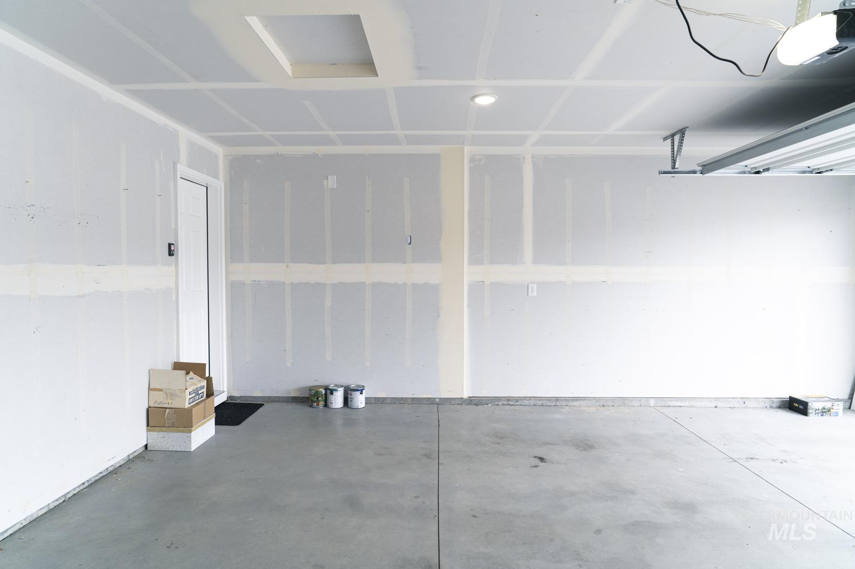 1281 W Buffalo River Dr, Meridian, Idaho 83642, 4 Bedrooms, 2 Bathrooms, Residential For Sale, Price $439,900,MLS 98977980