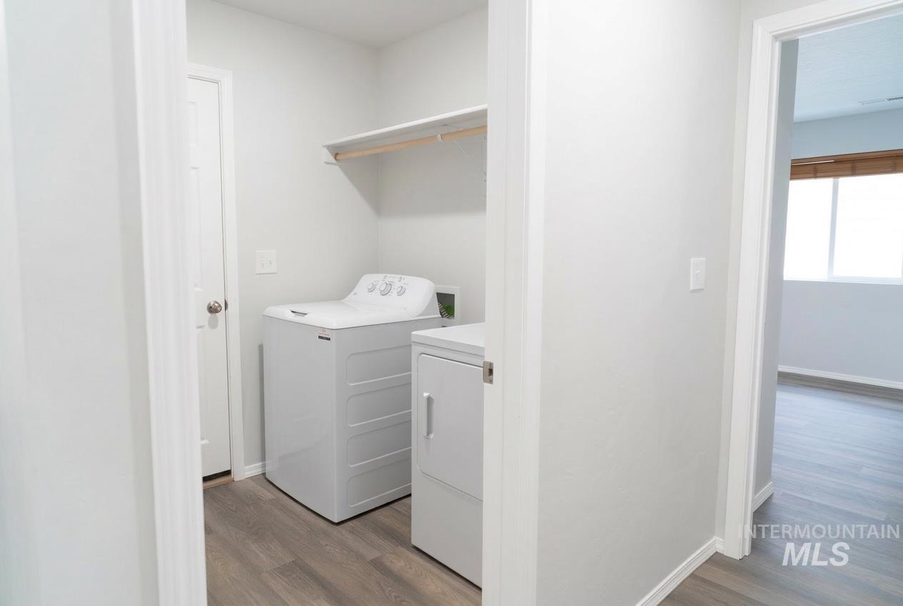 1281 W Buffalo River Dr, Meridian, Idaho 83642, 4 Bedrooms, 2 Bathrooms, Residential For Sale, Price $439,900,MLS 98977980