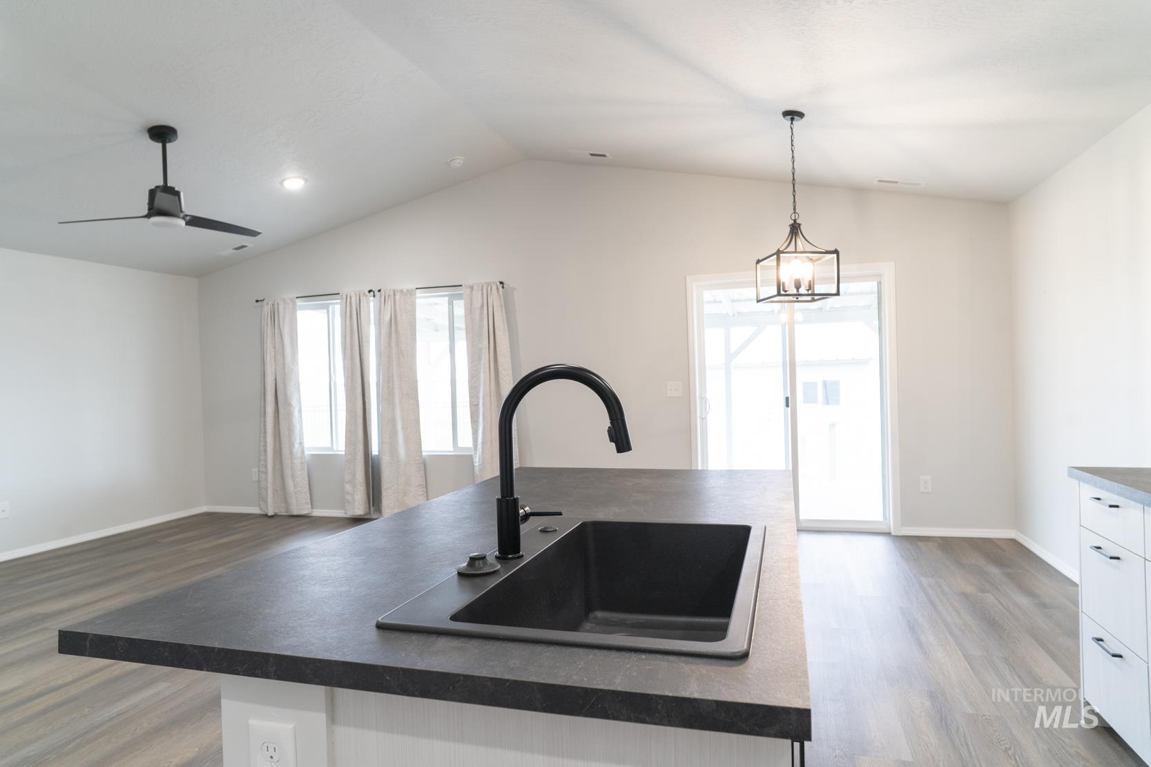 1281 W Buffalo River Dr, Meridian, Idaho 83642, 4 Bedrooms, 2 Bathrooms, Residential For Sale, Price $439,900,MLS 98977980