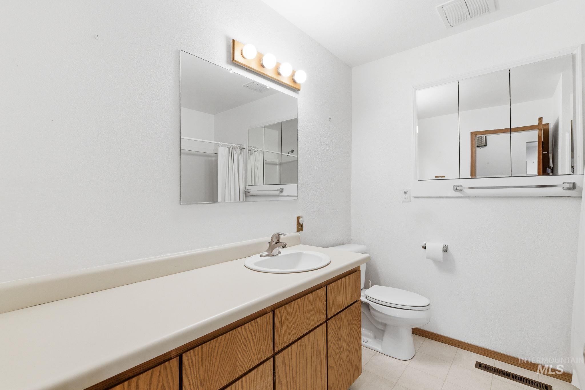 28656 Old Highway 30, Caldwell, Idaho 83607, 3 Bedrooms, 2 Bathrooms, Residential For Sale, Price $750,000,MLS 98977982