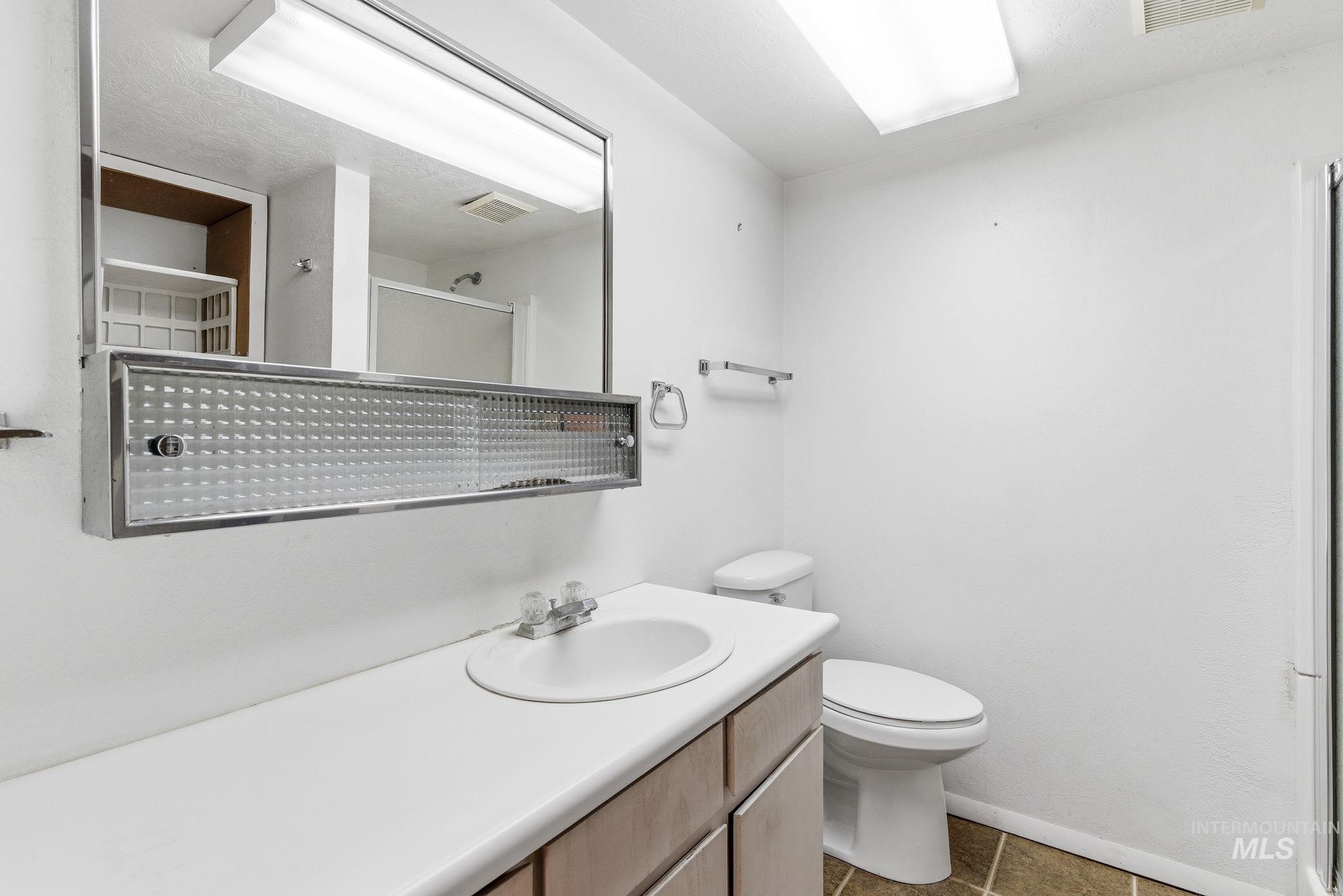 28656 Old Highway 30, Caldwell, Idaho 83607, 3 Bedrooms, 2 Bathrooms, Residential For Sale, Price $750,000,MLS 98977982