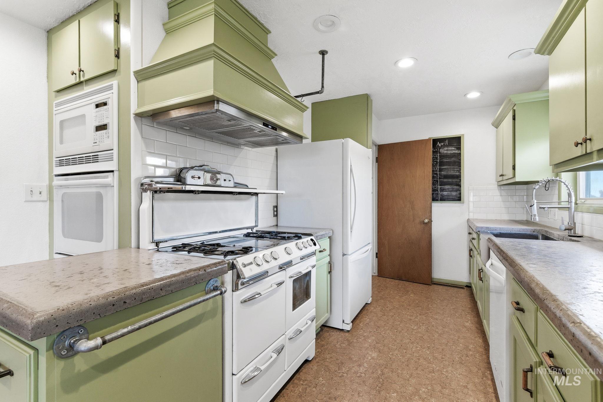 28656 Old Highway 30, Caldwell, Idaho 83607, 3 Bedrooms, 2 Bathrooms, Residential For Sale, Price $750,000,MLS 98977982