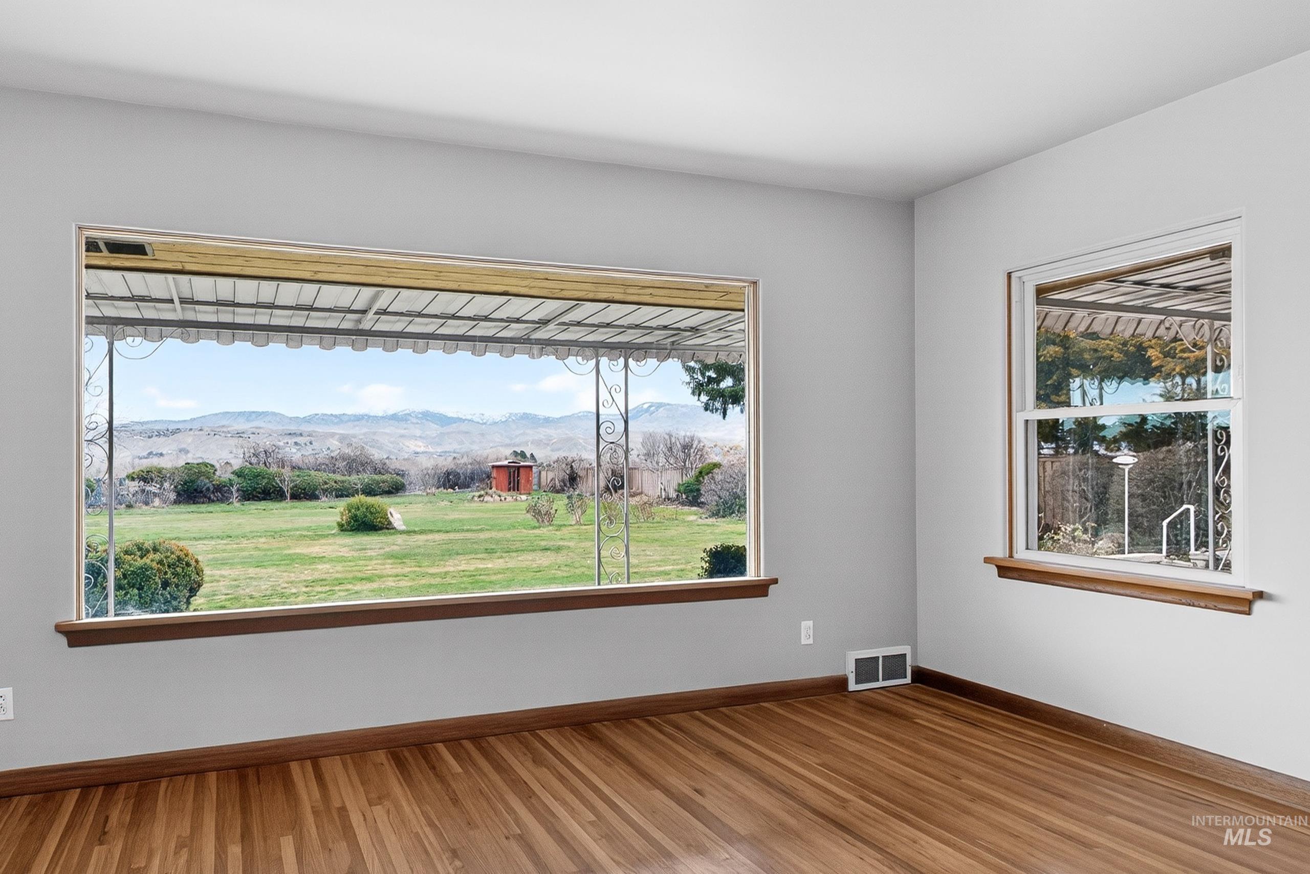 3322 N Mountain View Dr, Boise, Idaho 83704, 3 Bedrooms, 3 Bathrooms, Residential For Sale, Price $980,000,MLS 98977990