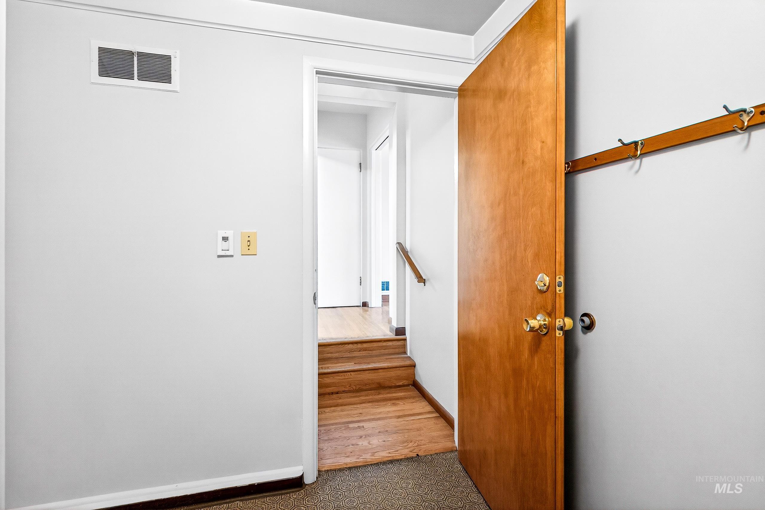 3322 N Mountain View Dr, Boise, Idaho 83704, 3 Bedrooms, 3 Bathrooms, Residential For Sale, Price $980,000,MLS 98977990