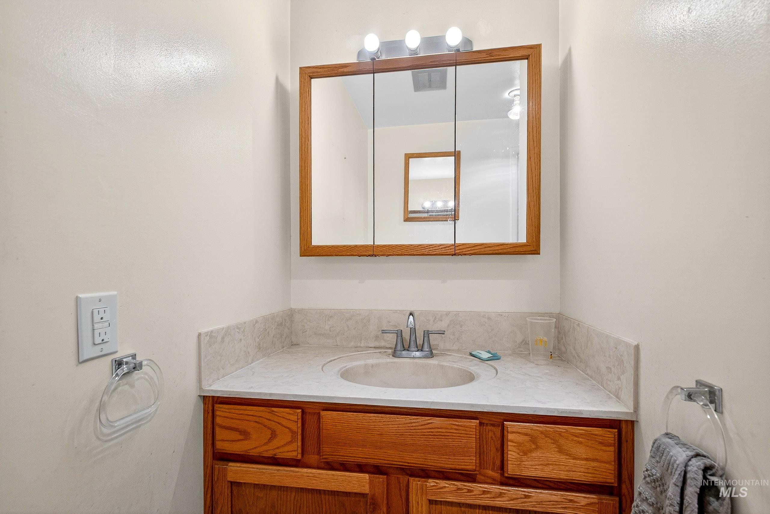 3322 N Mountain View Dr, Boise, Idaho 83704, 3 Bedrooms, 3 Bathrooms, Residential For Sale, Price $980,000,MLS 98977990