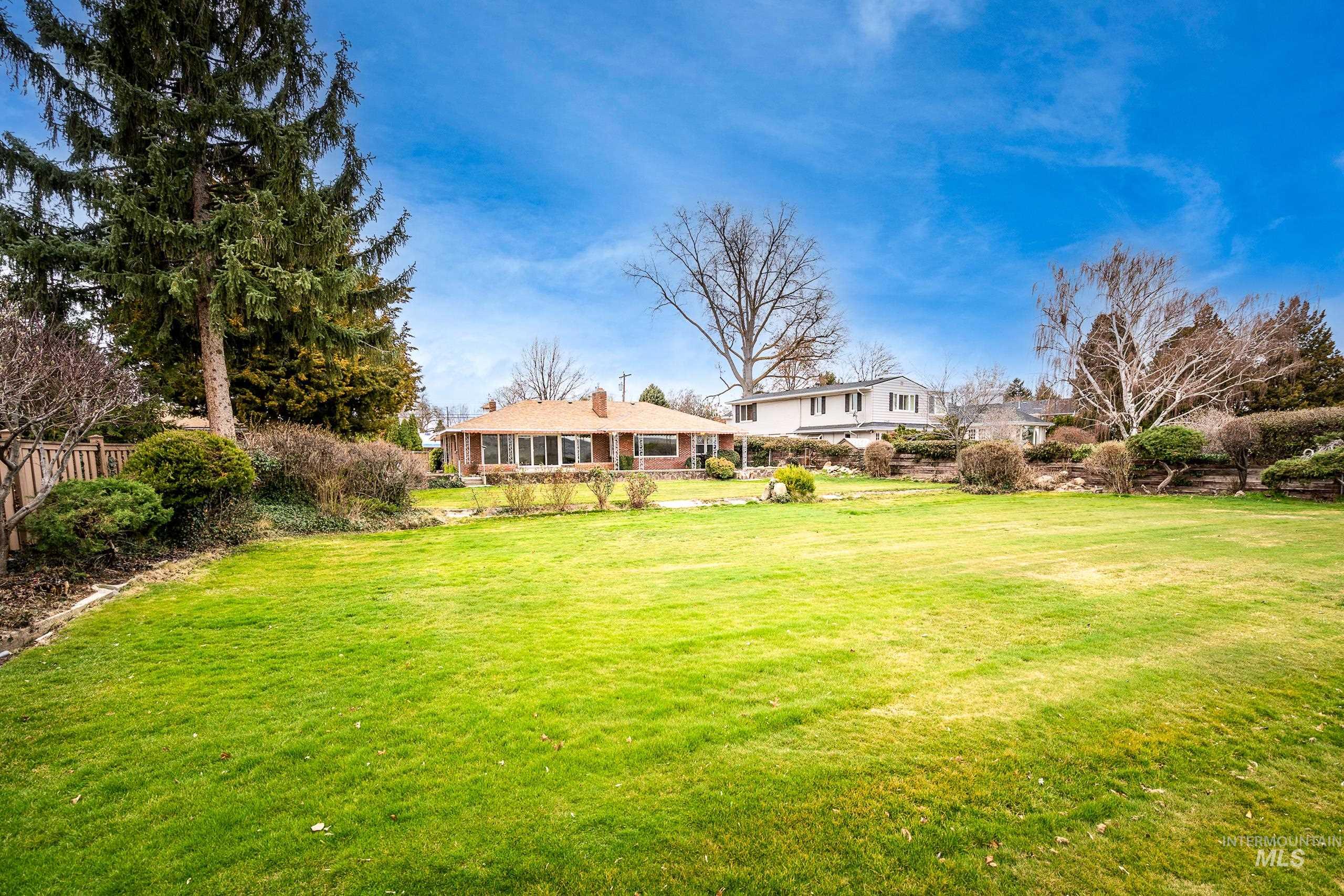 3322 N Mountain View Dr, Boise, Idaho 83704, 3 Bedrooms, 3 Bathrooms, Residential For Sale, Price $980,000,MLS 98977990