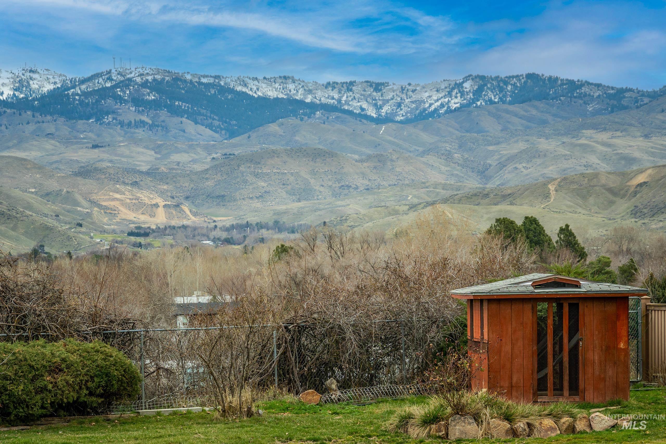 3322 N Mountain View Dr, Boise, Idaho 83704, 3 Bedrooms, 3 Bathrooms, Residential For Sale, Price $980,000,MLS 98977990