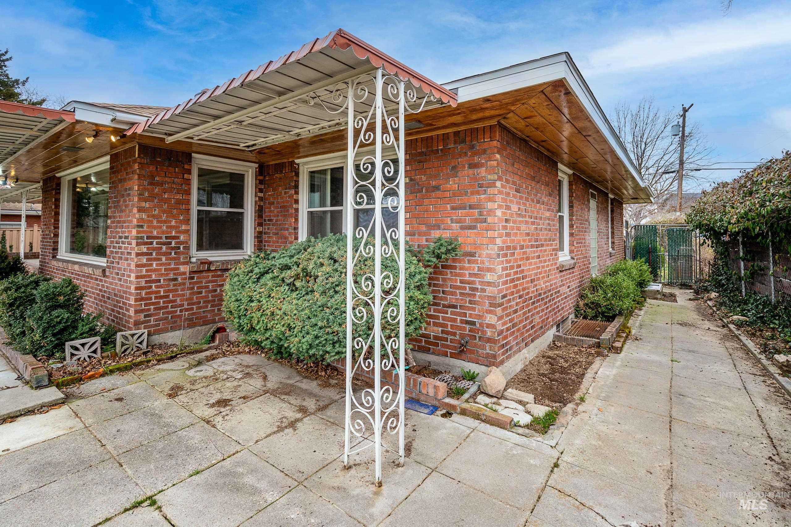 3322 N Mountain View Dr, Boise, Idaho 83704, 3 Bedrooms, 3 Bathrooms, Residential For Sale, Price $980,000,MLS 98977990