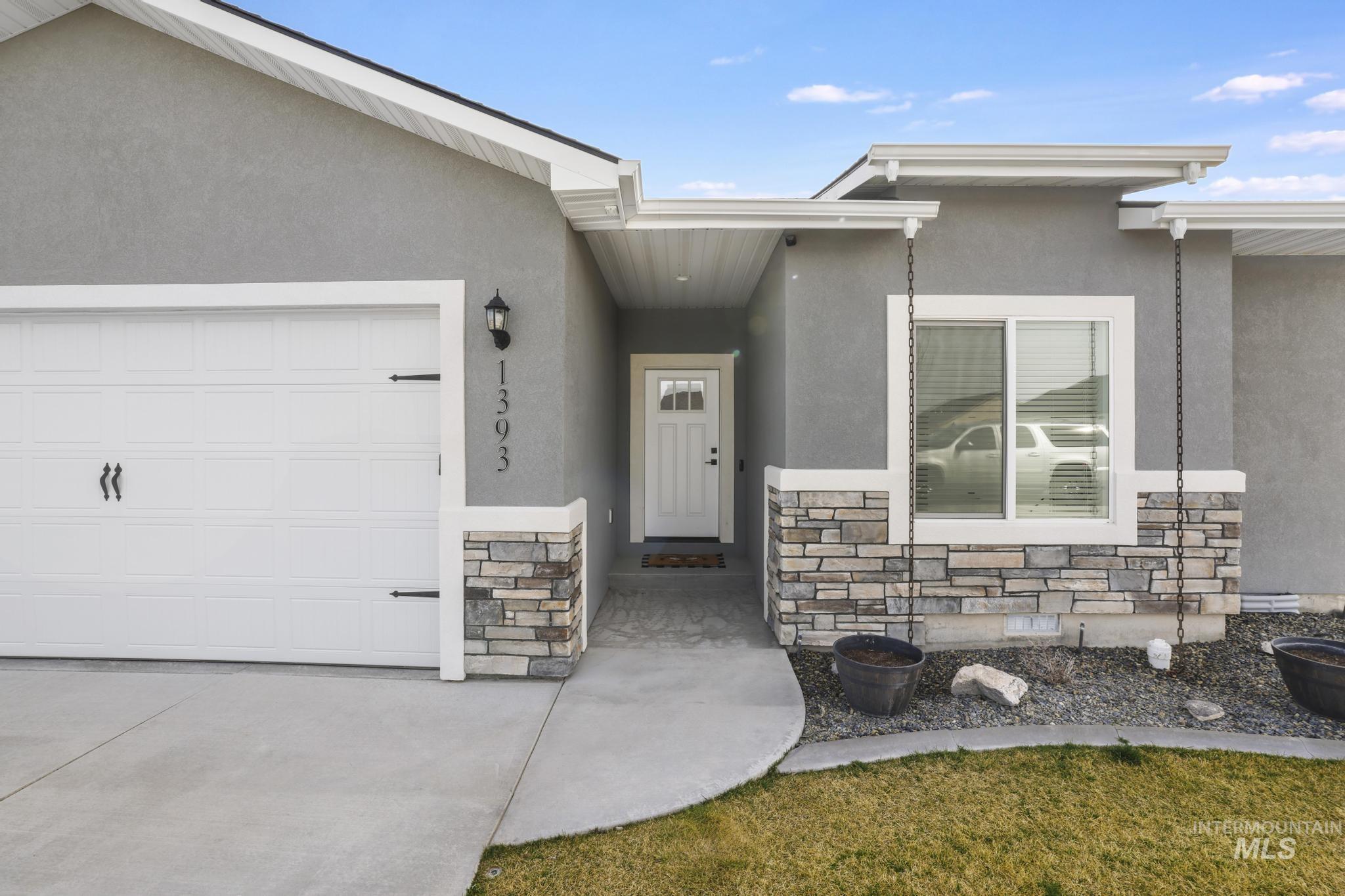1393 Golden Pheasant Dr, Twin Falls, Idaho 83301, 3 Bedrooms, 2 Bathrooms, Residential For Sale, Price $429,900,MLS 98977991