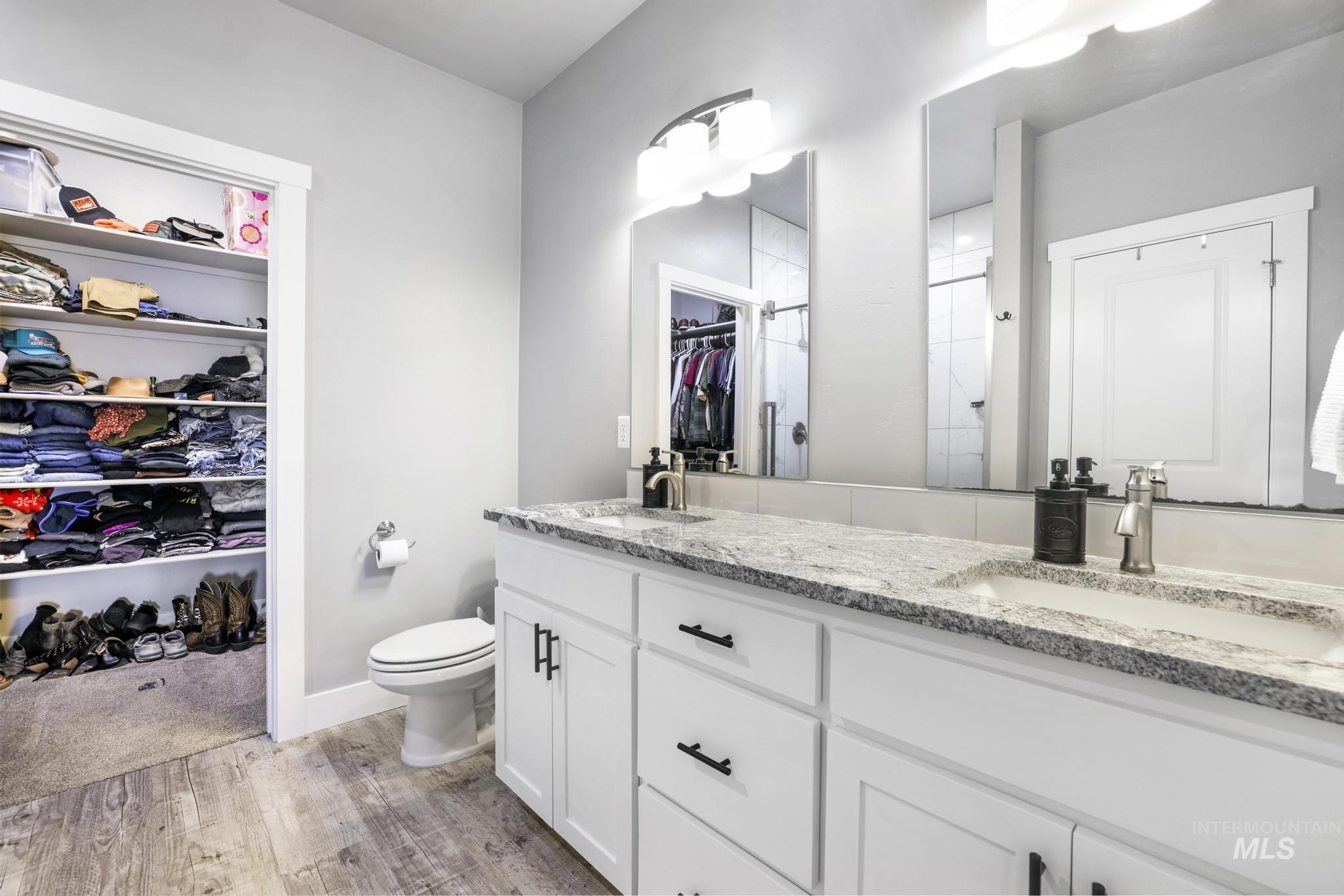 1393 Golden Pheasant Dr, Twin Falls, Idaho 83301, 3 Bedrooms, 2 Bathrooms, Residential For Sale, Price $435,000,MLS 98977991