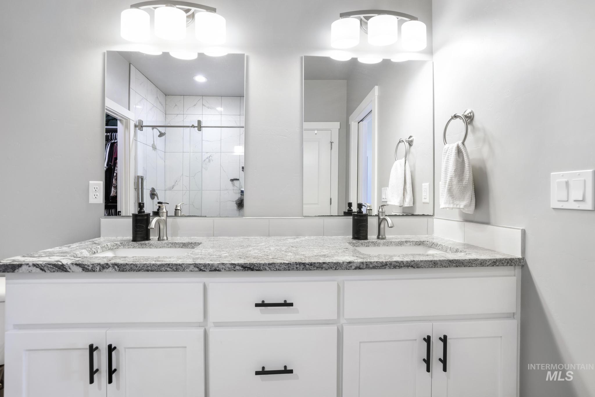 1393 Golden Pheasant Dr, Twin Falls, Idaho 83301, 3 Bedrooms, 2 Bathrooms, Residential For Sale, Price $435,000,MLS 98977991