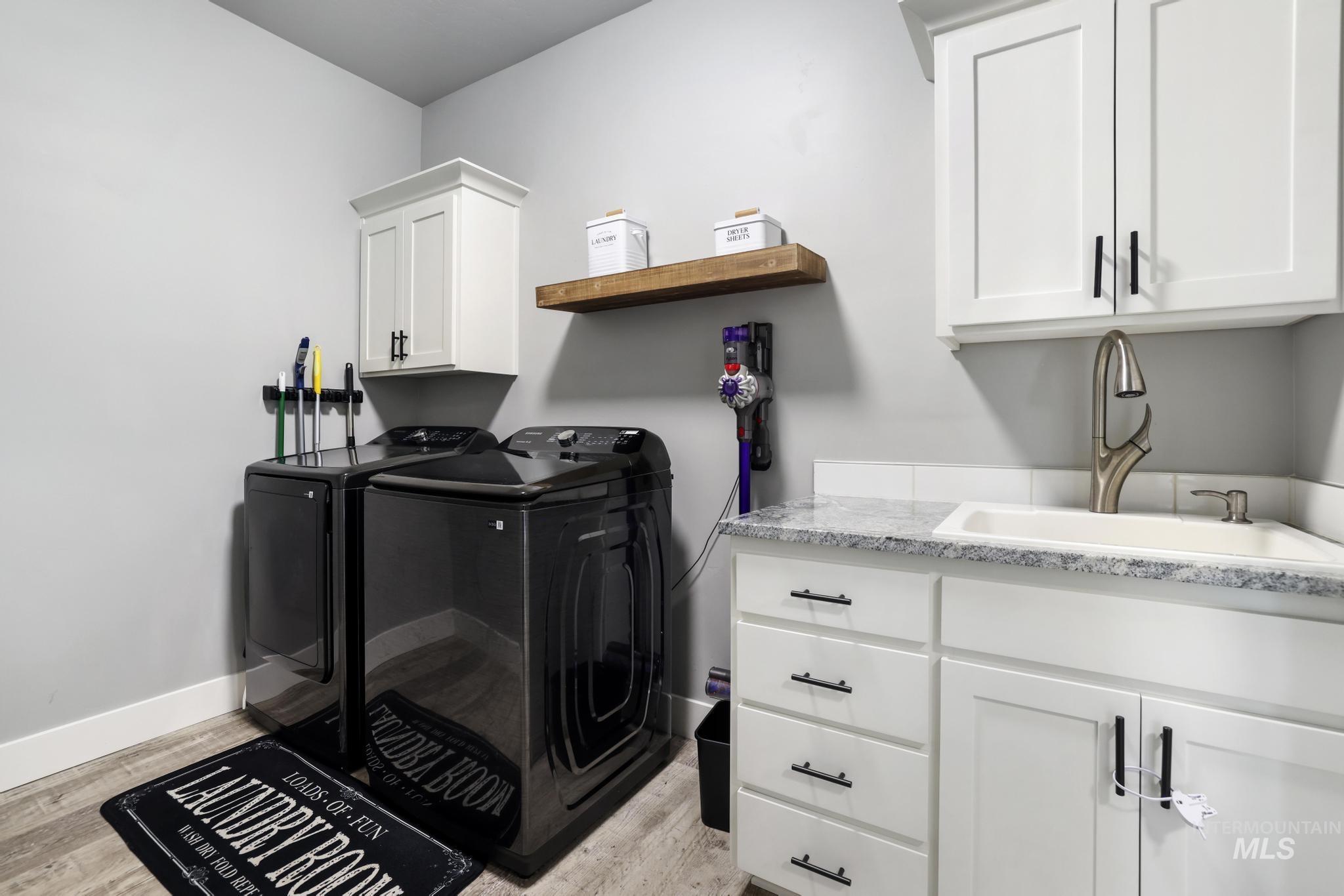 1393 Golden Pheasant Dr, Twin Falls, Idaho 83301, 3 Bedrooms, 2 Bathrooms, Residential For Sale, Price $435,000,MLS 98977991