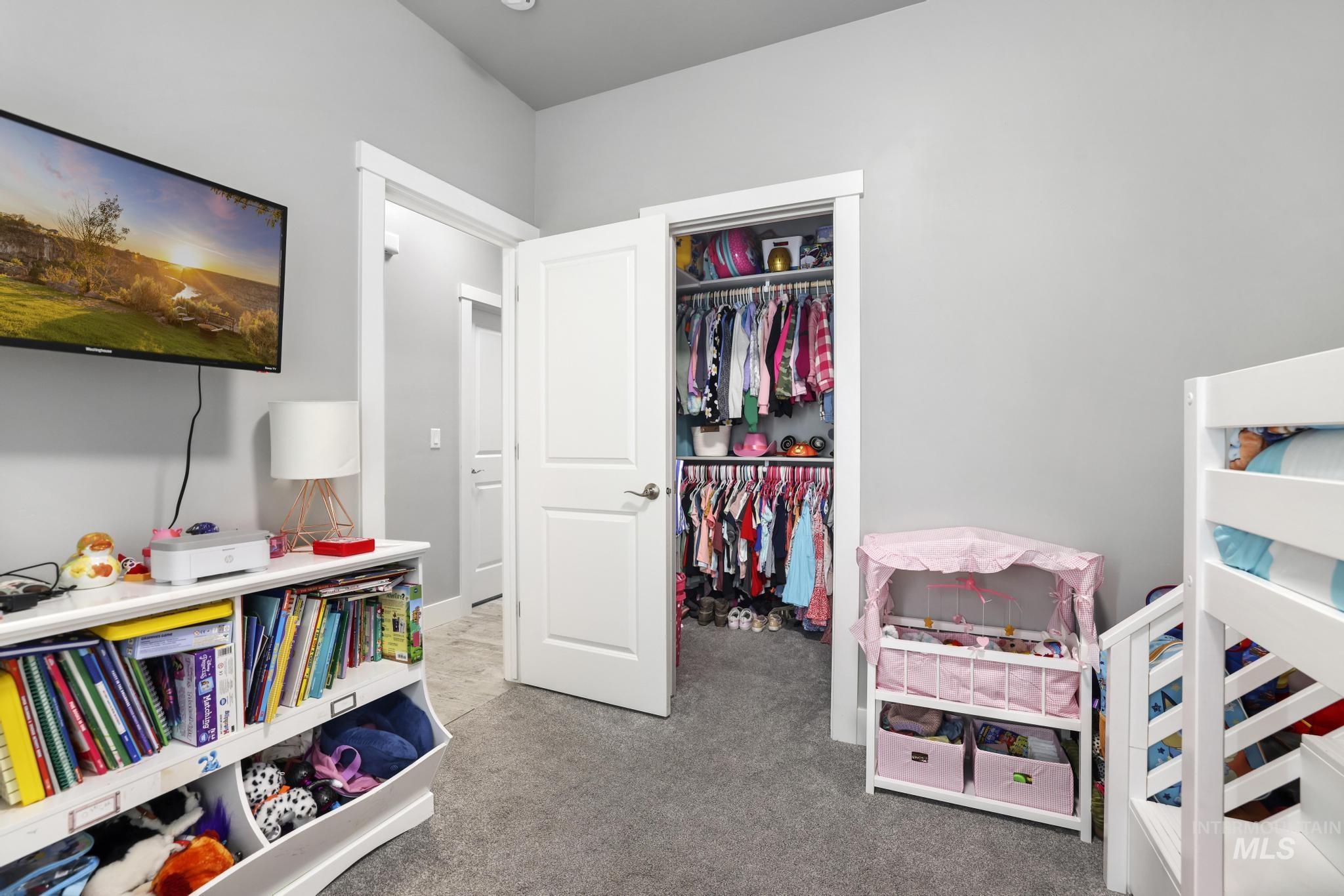 1393 Golden Pheasant Dr, Twin Falls, Idaho 83301, 3 Bedrooms, 2 Bathrooms, Residential For Sale, Price $435,000,MLS 98977991