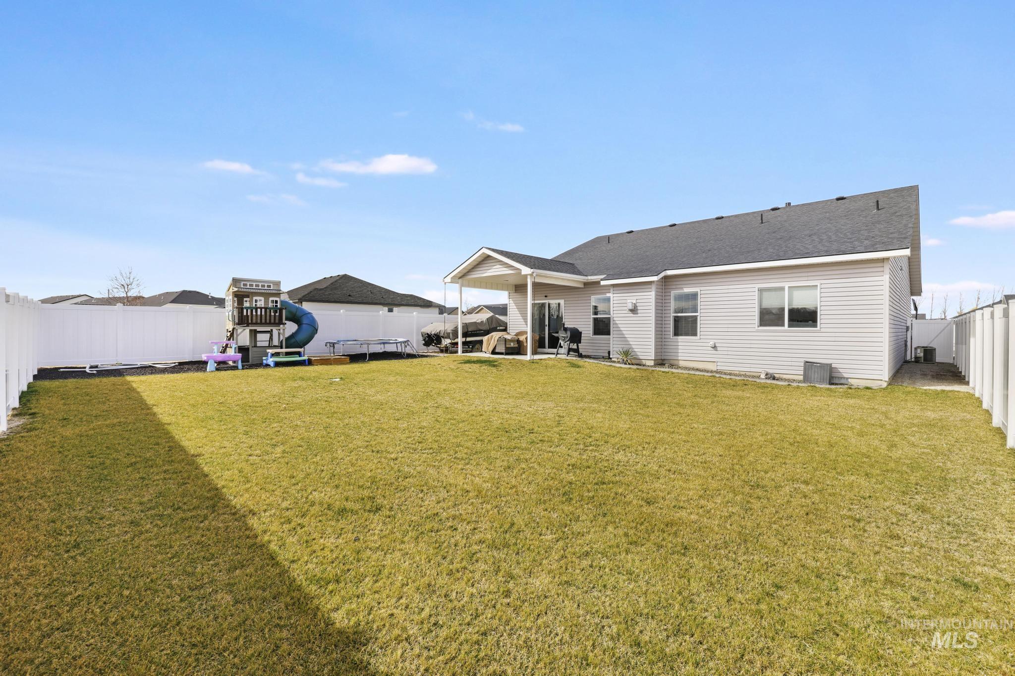 1393 Golden Pheasant Dr, Twin Falls, Idaho 83301, 3 Bedrooms, 2 Bathrooms, Residential For Sale, Price $435,000,MLS 98977991