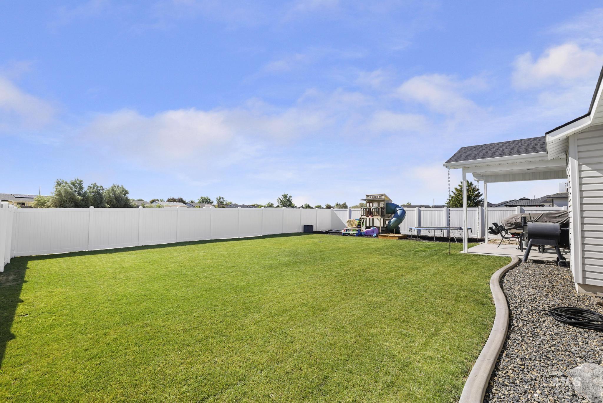 1393 Golden Pheasant Dr, Twin Falls, Idaho 83301, 3 Bedrooms, 2 Bathrooms, Residential For Sale, Price $410,000,MLS 98977991