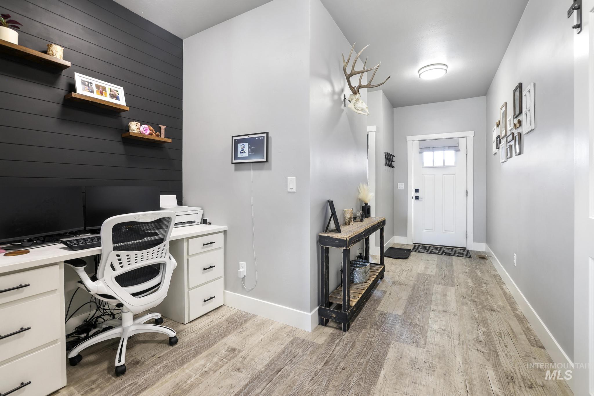 1393 Golden Pheasant Dr, Twin Falls, Idaho 83301, 3 Bedrooms, 2 Bathrooms, Residential For Sale, Price $435,000,MLS 98977991