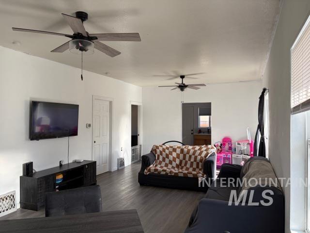 460 3rd Ave N, Twin Falls, Idaho 83301, 3 Bedrooms, 1 Bathroom, Residential For Sale, Price $274,000,MLS 98977992