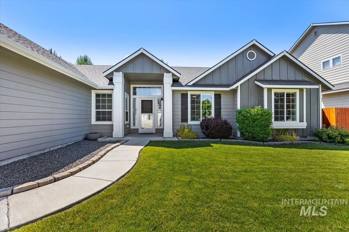 4991 N Sun Shimmer Ave, Meridian, Idaho 83646, 5 Bedrooms, 3 Bathrooms, Residential For Sale, Price $619,900,MLS 98977993
