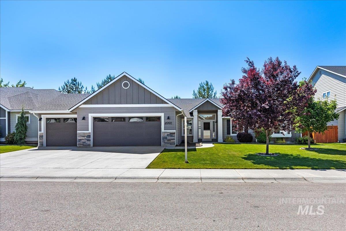 4991 N Sun Shimmer Ave, Meridian, Idaho 83646, 5 Bedrooms, 3 Bathrooms, Residential For Sale, Price $619,900,MLS 98977993