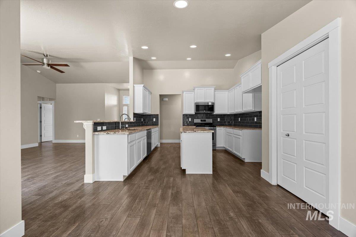 4991 N Sun Shimmer Ave, Meridian, Idaho 83646, 5 Bedrooms, 3 Bathrooms, Residential For Sale, Price $619,900,MLS 98977993