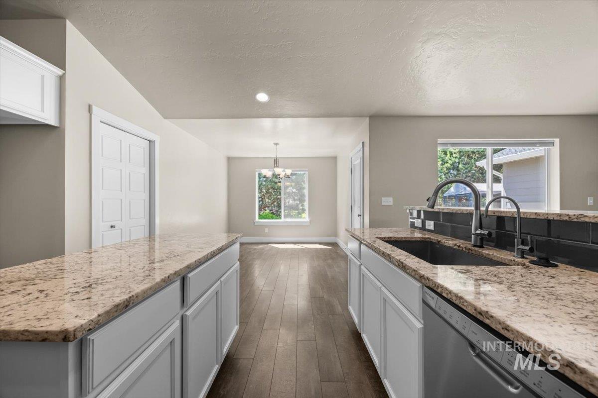 4991 N Sun Shimmer Ave, Meridian, Idaho 83646, 5 Bedrooms, 3 Bathrooms, Residential For Sale, Price $619,900,MLS 98977993