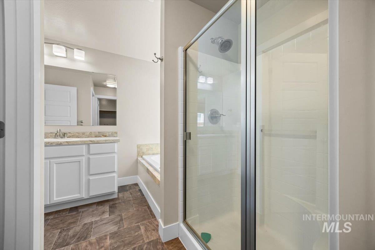 4991 N Sun Shimmer Ave, Meridian, Idaho 83646, 5 Bedrooms, 3 Bathrooms, Residential For Sale, Price $619,900,MLS 98977993