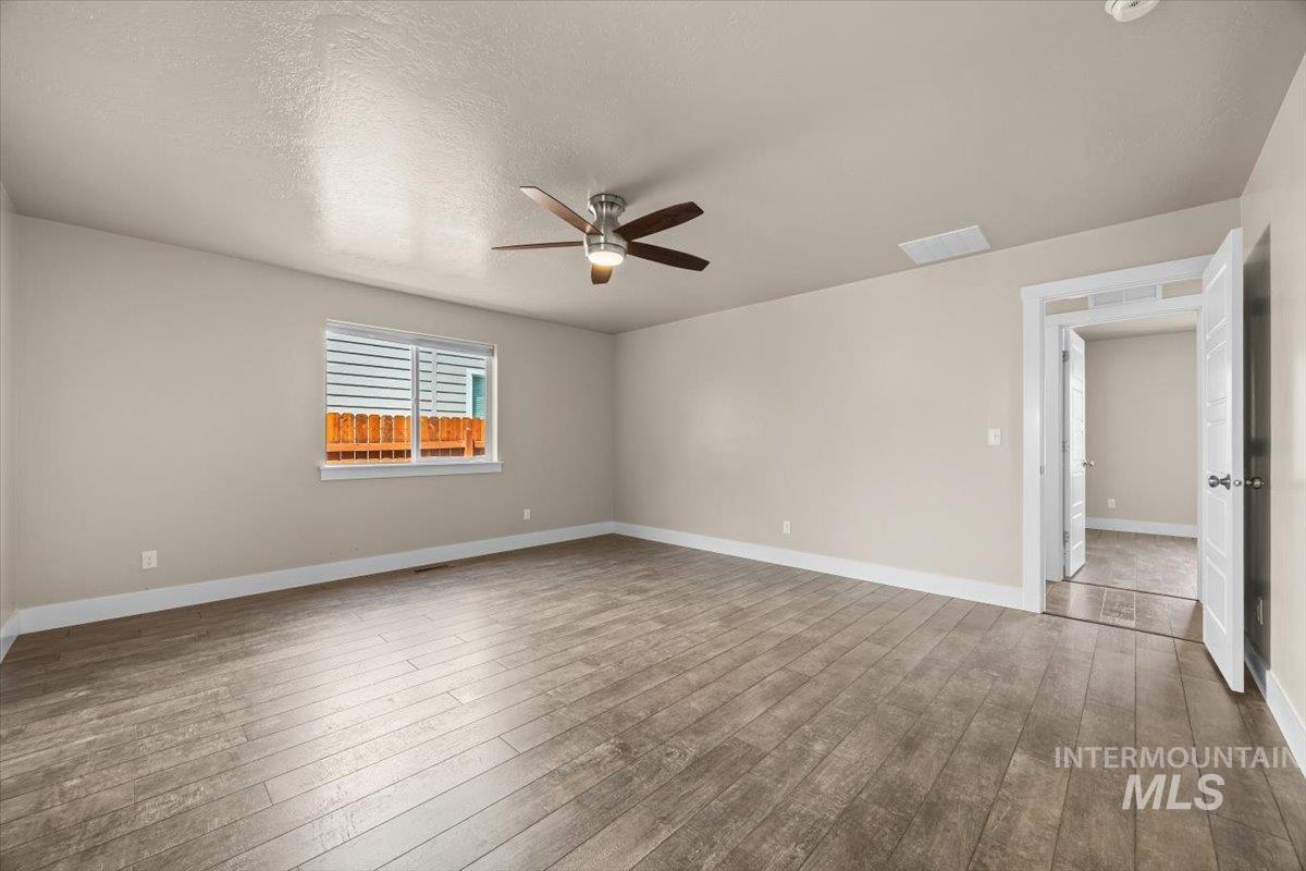 4991 N Sun Shimmer Ave, Meridian, Idaho 83646, 5 Bedrooms, 3 Bathrooms, Residential For Sale, Price $619,900,MLS 98977993