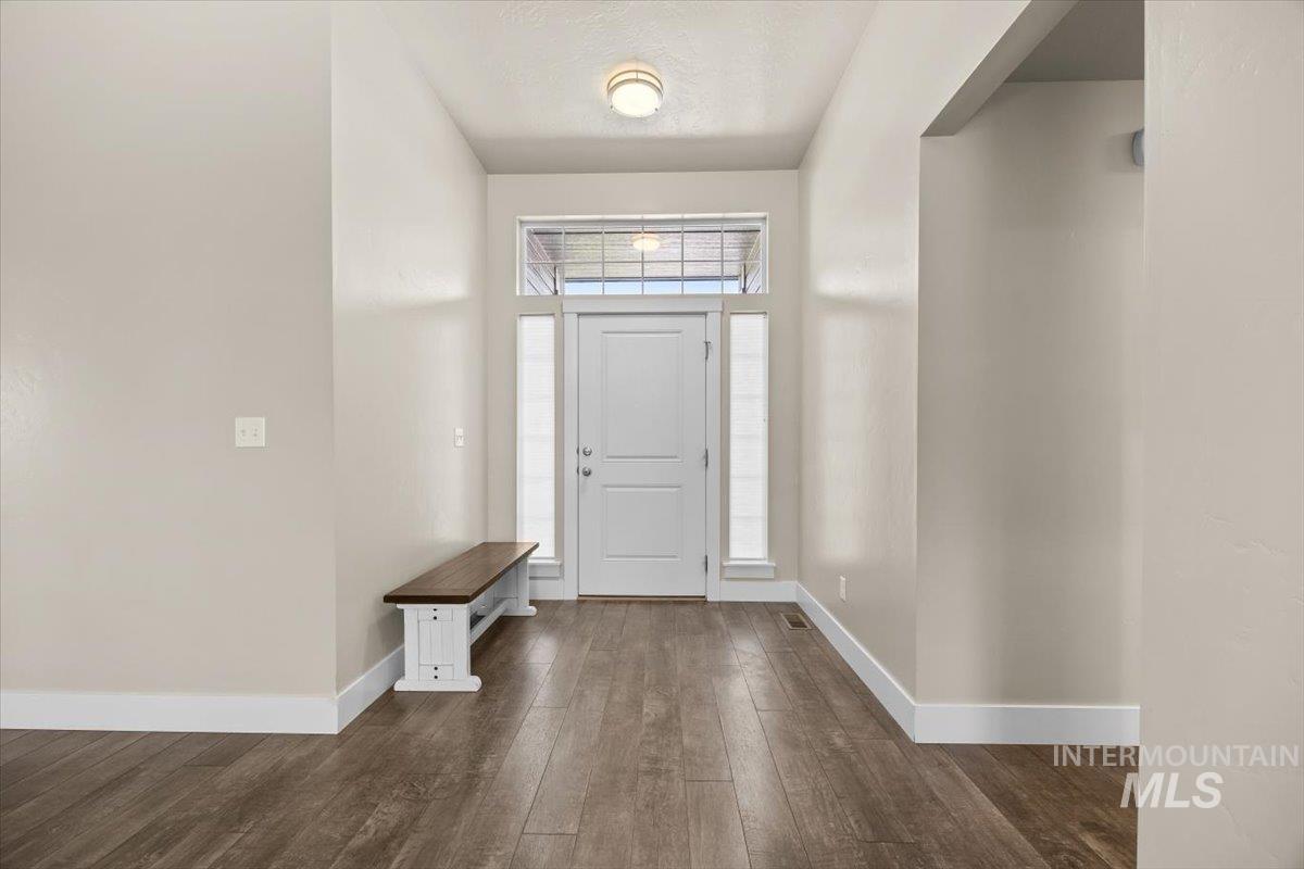 4991 N Sun Shimmer Ave, Meridian, Idaho 83646, 5 Bedrooms, 3 Bathrooms, Residential For Sale, Price $619,900,MLS 98977993