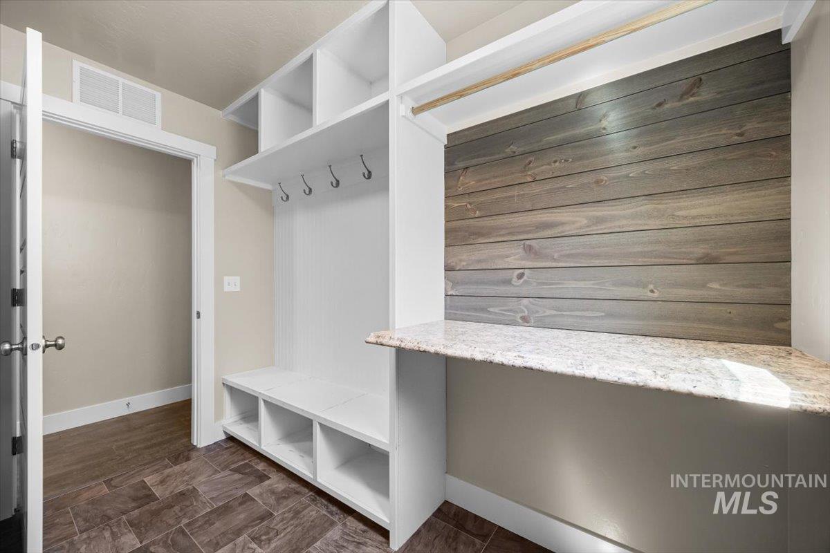 4991 N Sun Shimmer Ave, Meridian, Idaho 83646, 5 Bedrooms, 3 Bathrooms, Residential For Sale, Price $619,900,MLS 98977993