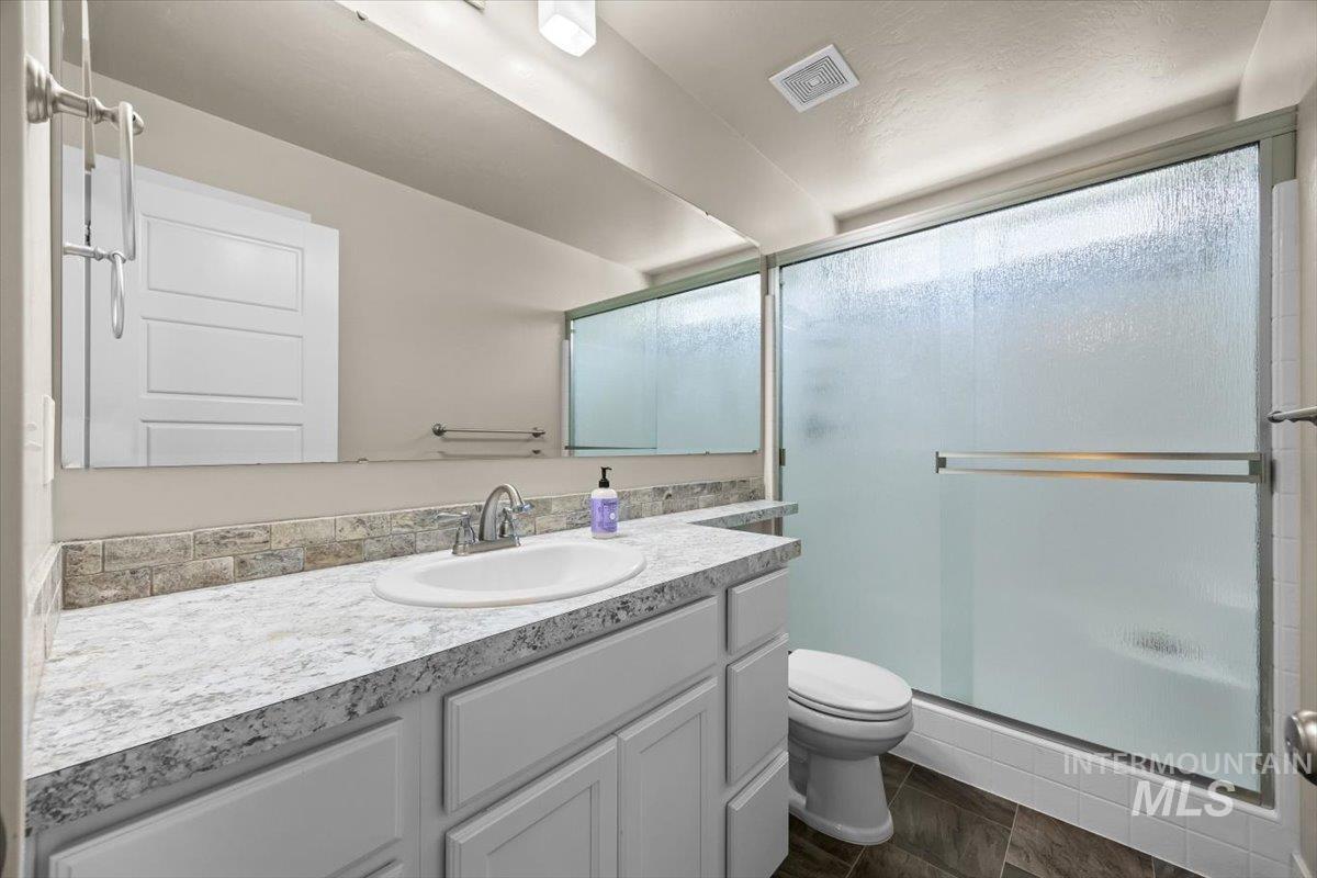 4991 N Sun Shimmer Ave, Meridian, Idaho 83646, 5 Bedrooms, 3 Bathrooms, Residential For Sale, Price $619,900,MLS 98977993