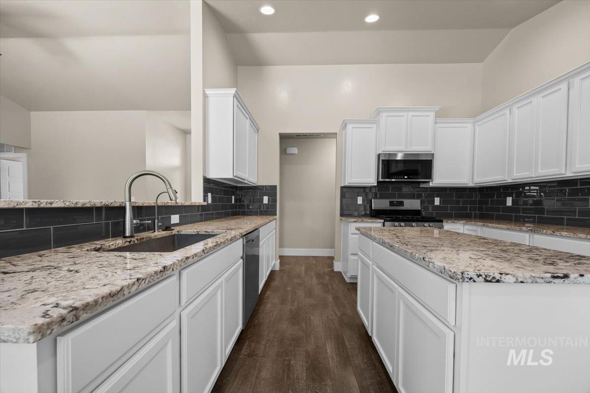 4991 N Sun Shimmer Ave, Meridian, Idaho 83646, 5 Bedrooms, 3 Bathrooms, Residential For Sale, Price $619,900,MLS 98977993