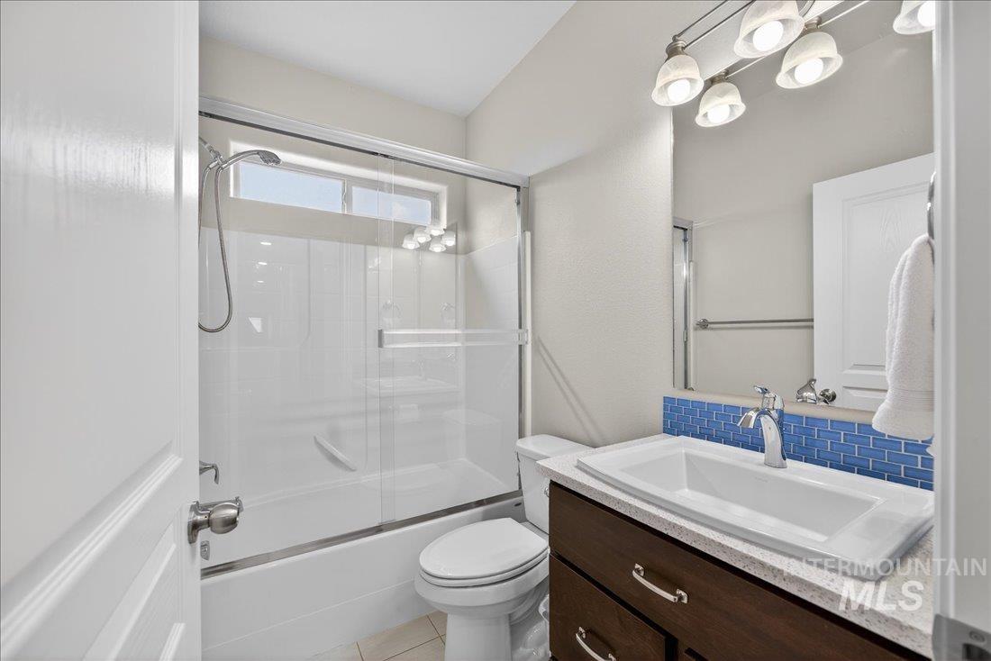 649 Lilac Street, Fruitland, Idaho 83619, 5 Bedrooms, 3 Bathrooms, Residential For Sale, Price $440,000,MLS 98977995