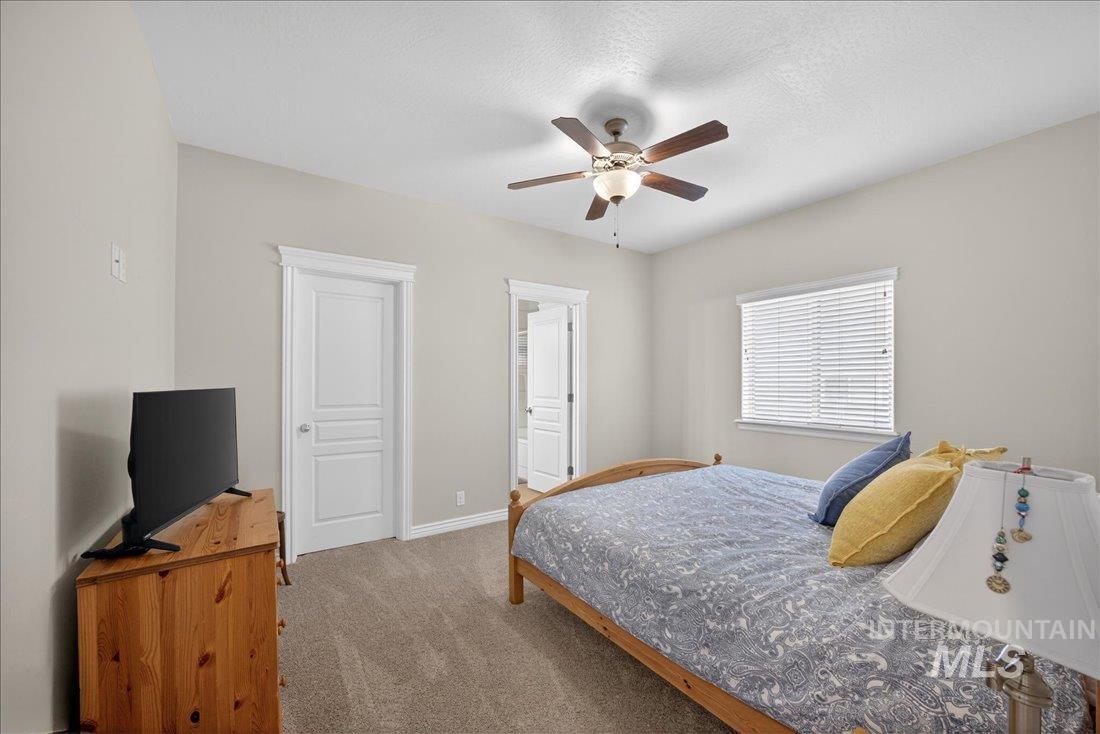 649 Lilac Street, Fruitland, Idaho 83619, 5 Bedrooms, 3 Bathrooms, Residential For Sale, Price $440,000,MLS 98977995