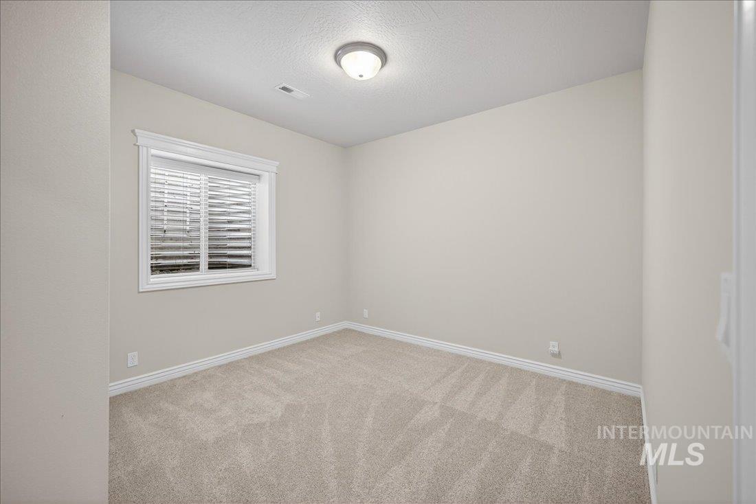 649 Lilac Street, Fruitland, Idaho 83619, 5 Bedrooms, 3 Bathrooms, Residential For Sale, Price $440,000,MLS 98977995