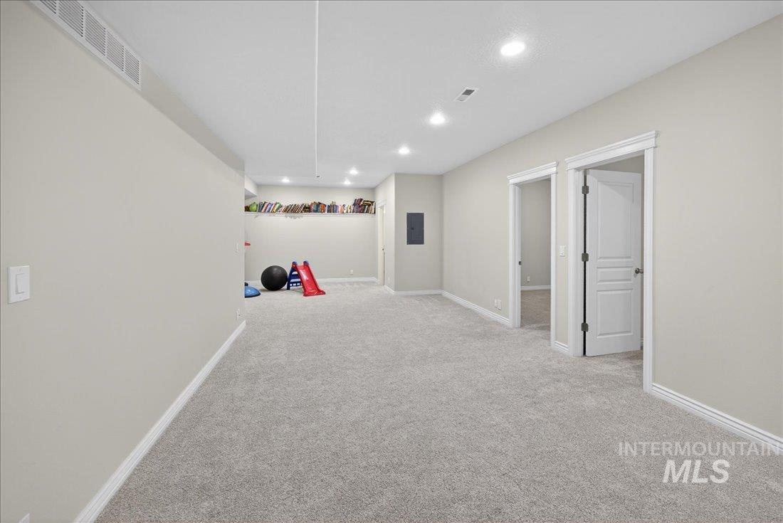 649 Lilac Street, Fruitland, Idaho 83619, 5 Bedrooms, 3 Bathrooms, Residential For Sale, Price $440,000,MLS 98977995