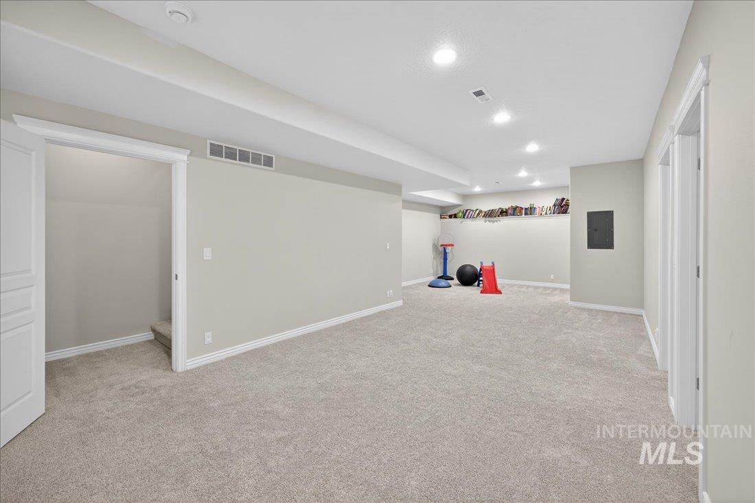 649 Lilac Street, Fruitland, Idaho 83619, 5 Bedrooms, 3 Bathrooms, Residential For Sale, Price $440,000,MLS 98977995