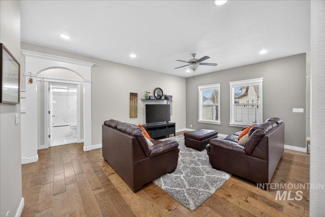 649 Lilac Street, Fruitland, Idaho 83619, 5 Bedrooms, 3 Bathrooms, Residential For Sale, Price $440,000,MLS 98977995