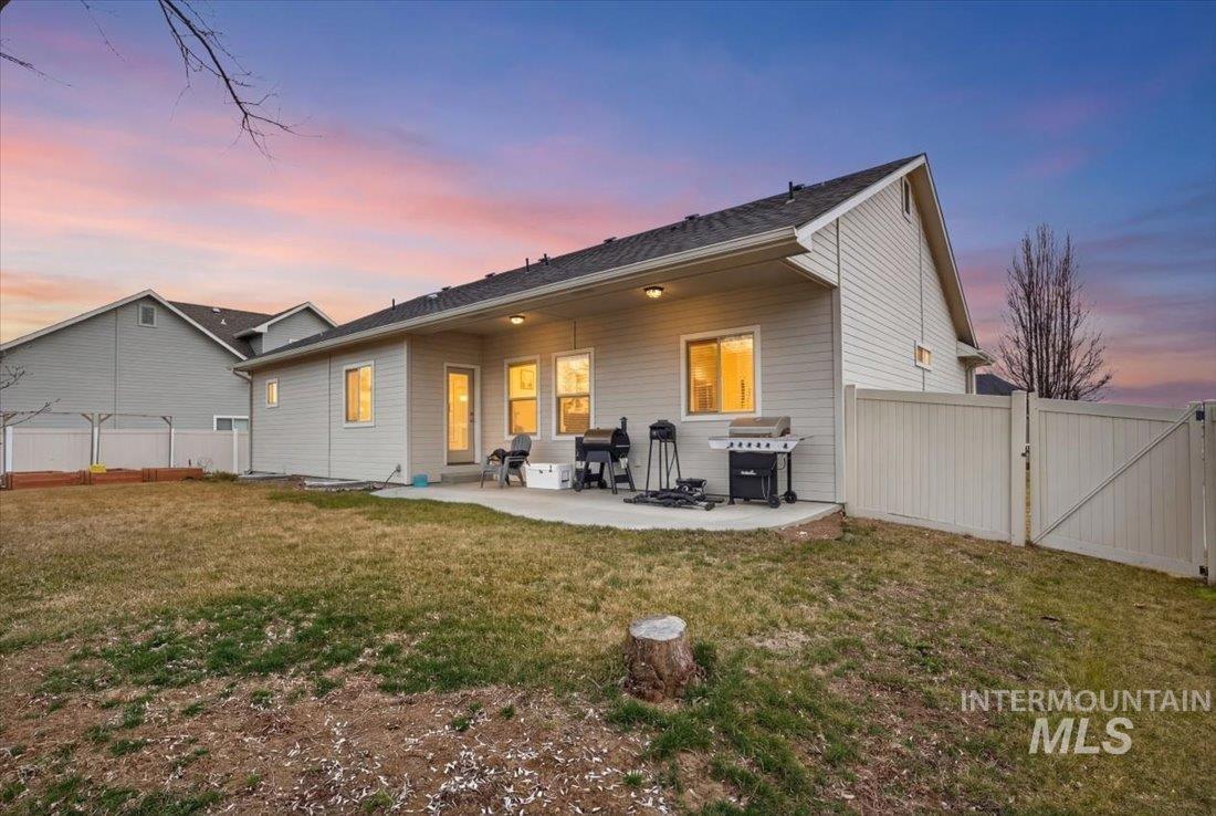 649 Lilac Street, Fruitland, Idaho 83619, 5 Bedrooms, 3 Bathrooms, Residential For Sale, Price $440,000,MLS 98977995