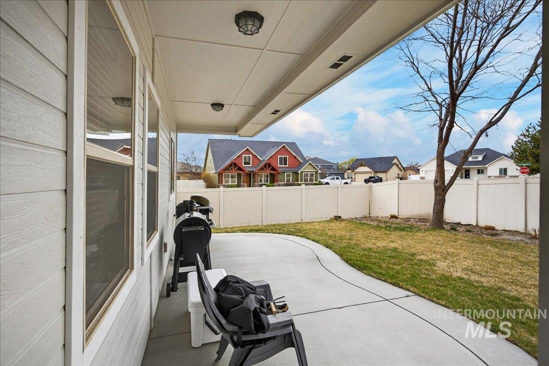 649 Lilac Street, Fruitland, Idaho 83619, 5 Bedrooms, 3 Bathrooms, Residential For Sale, Price $440,000,MLS 98977995