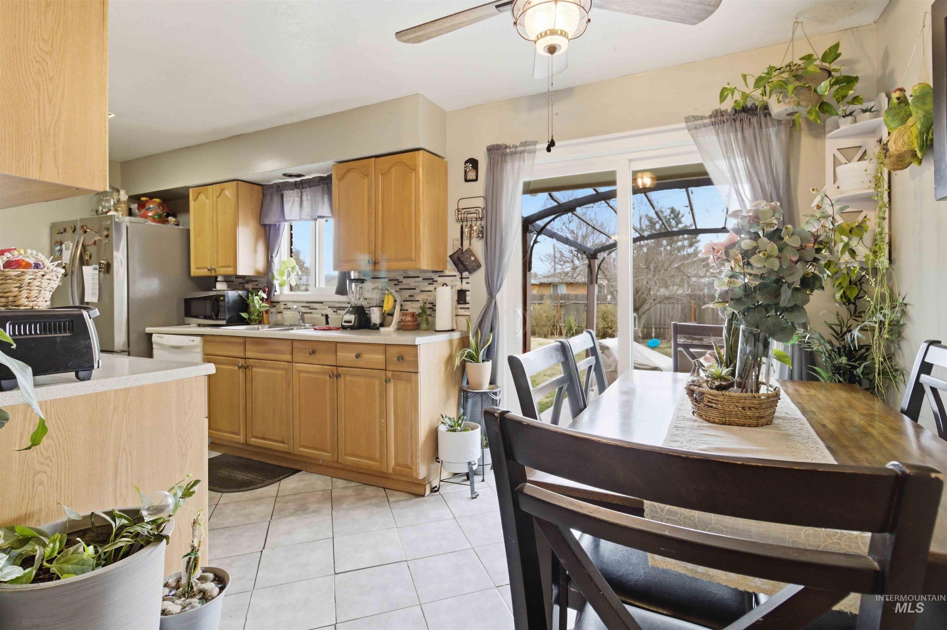 885 E 17th N, Mountain Home, Idaho 83647, 3 Bedrooms, 1 Bathroom, Residential For Sale, Price $250,000,MLS 98977997