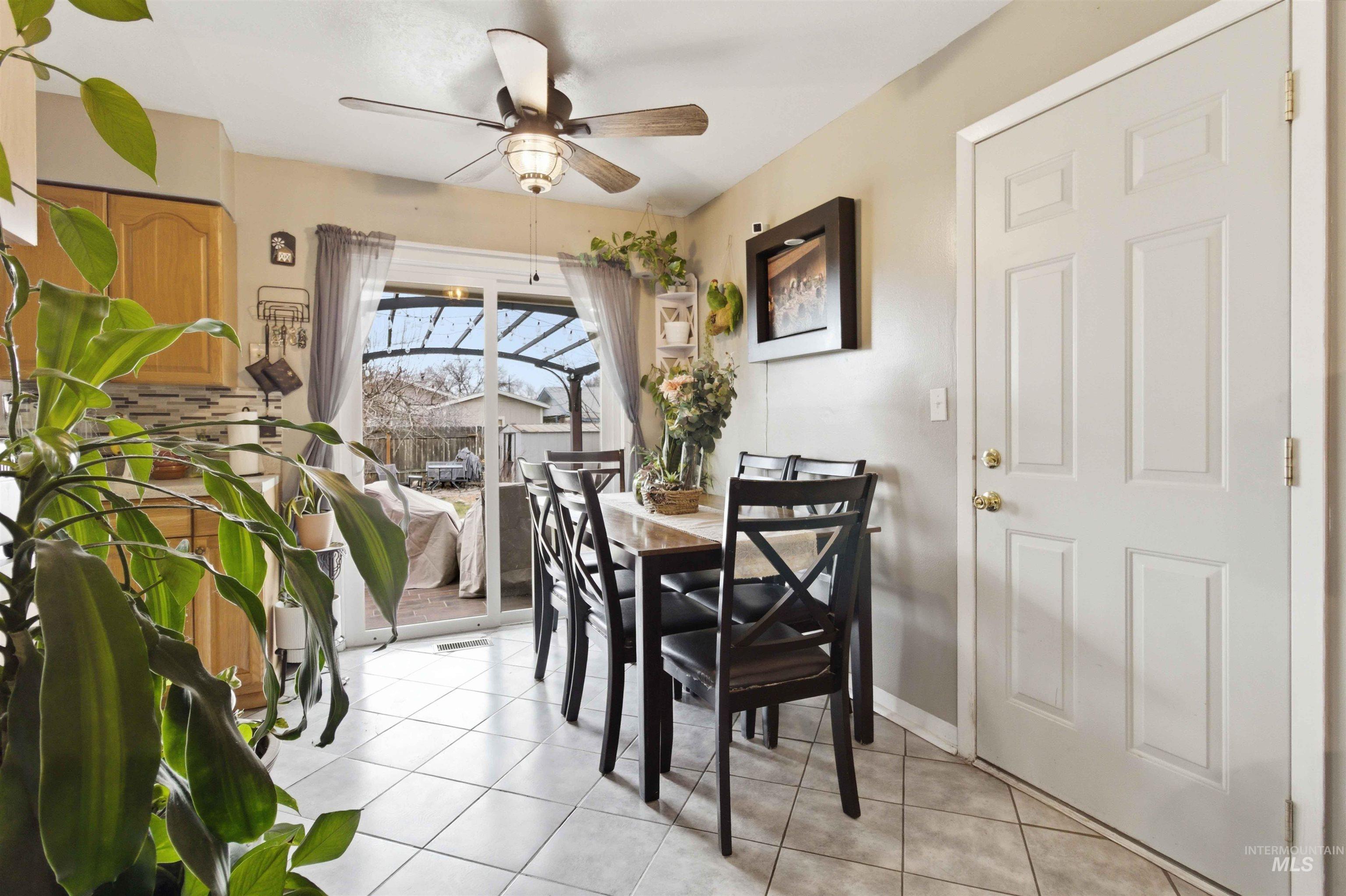 885 E 17th N, Mountain Home, Idaho 83647, 3 Bedrooms, 1 Bathroom, Residential For Sale, Price $250,000,MLS 98977997