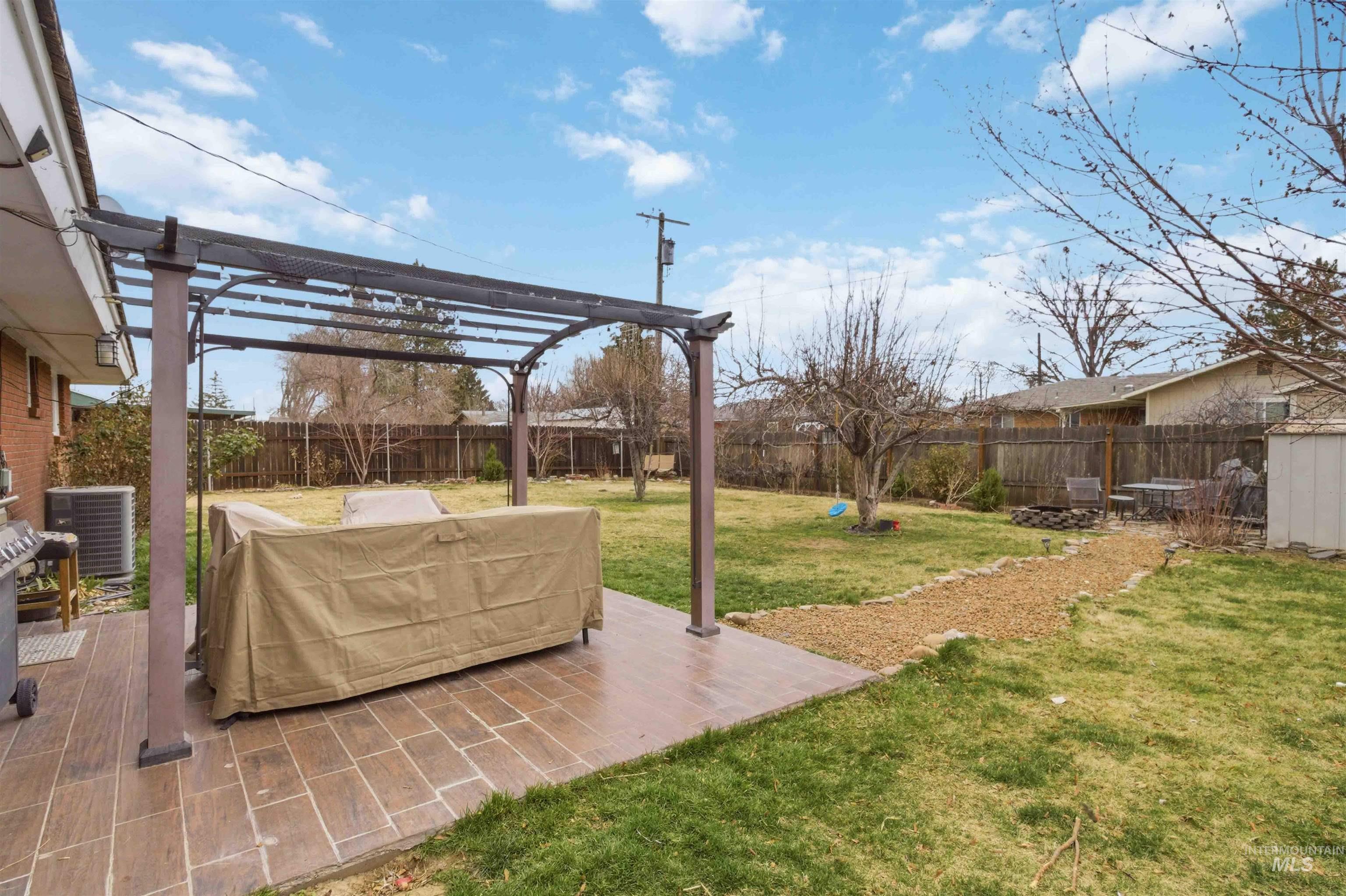 885 E 17th N, Mountain Home, Idaho 83647, 3 Bedrooms, 1 Bathroom, Residential For Sale, Price $250,000,MLS 98977997