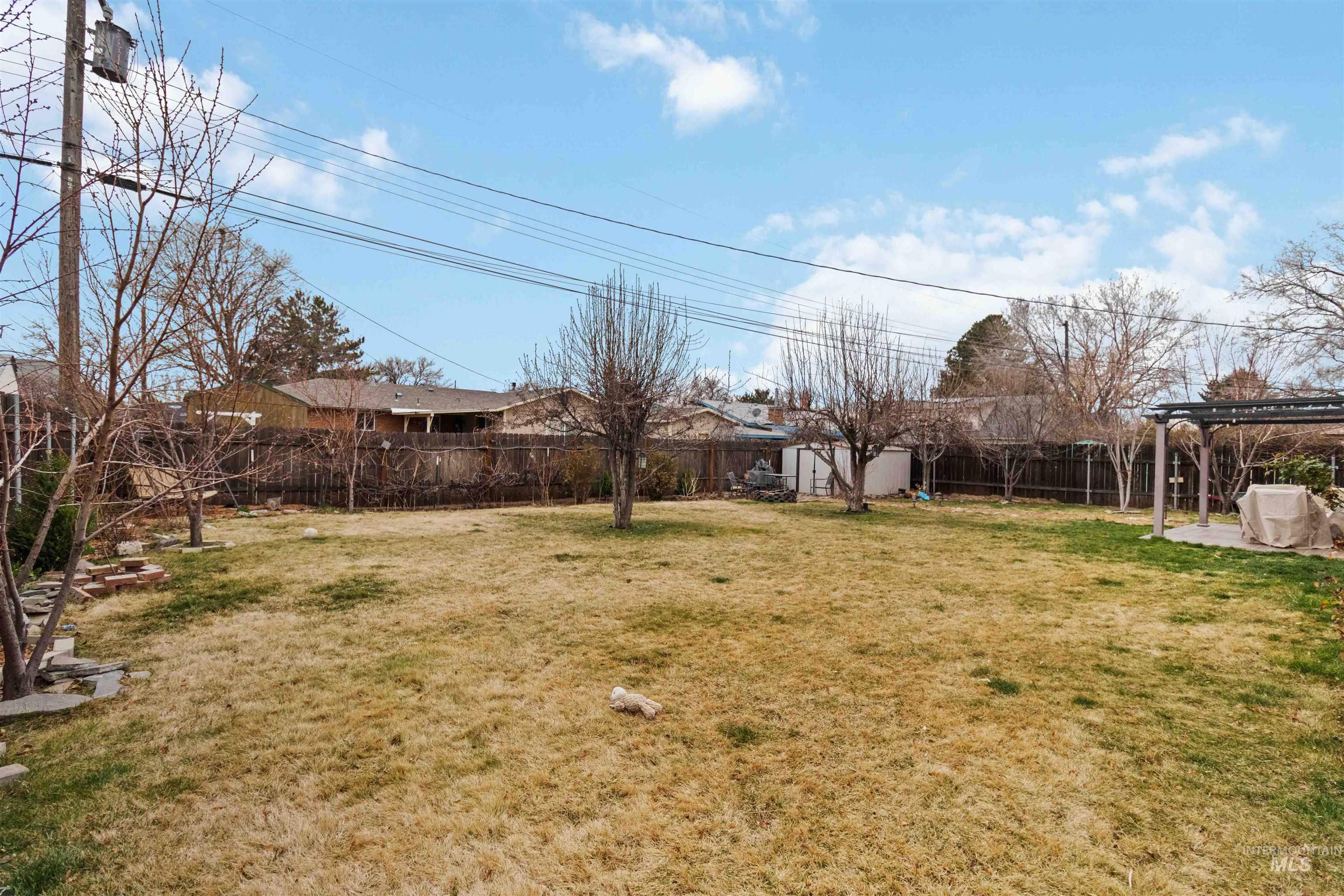 885 E 17th N, Mountain Home, Idaho 83647, 3 Bedrooms, 1 Bathroom, Residential For Sale, Price $250,000,MLS 98977997