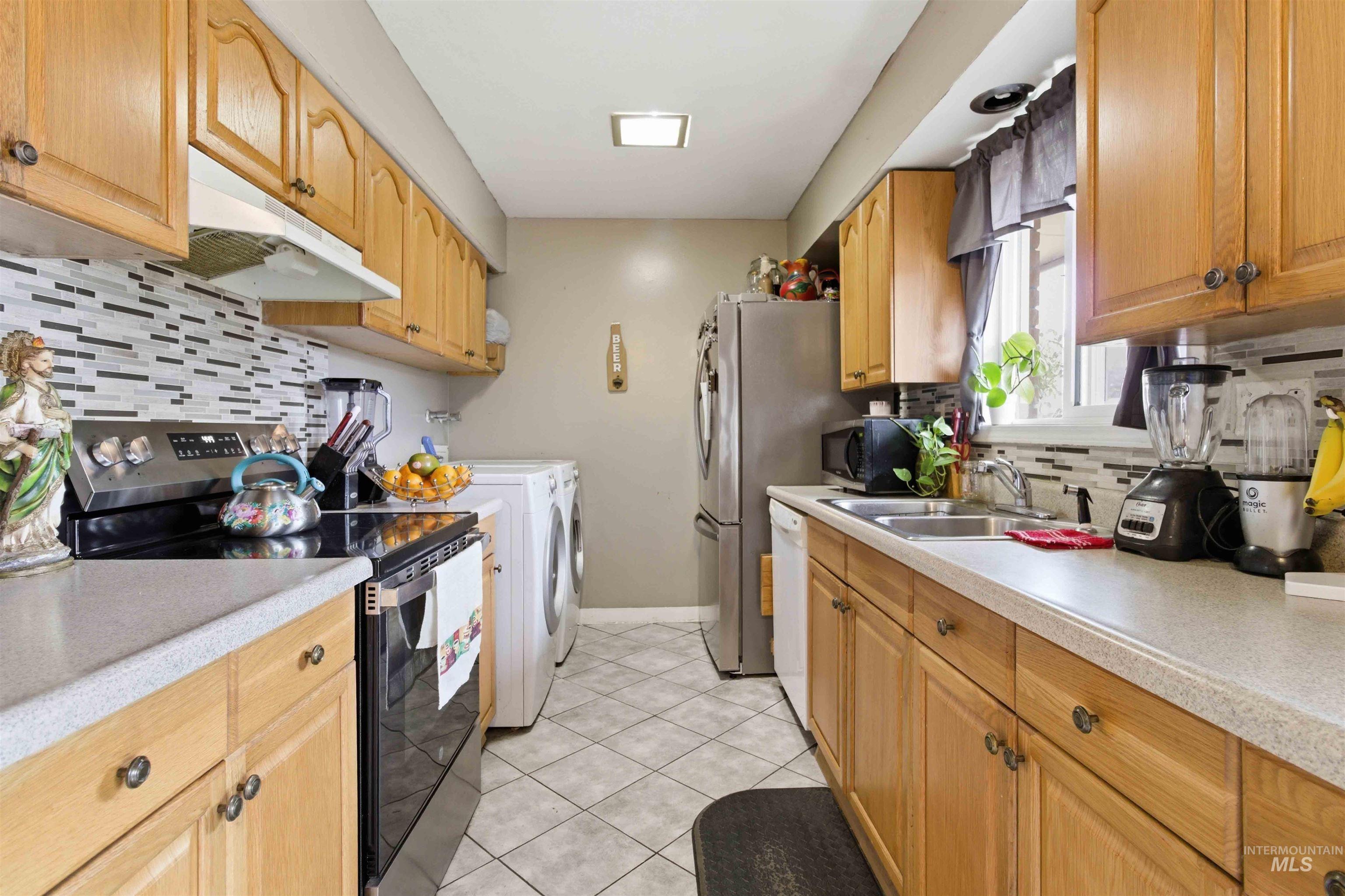 885 E 17th N, Mountain Home, Idaho 83647, 3 Bedrooms, 1 Bathroom, Residential For Sale, Price $250,000,MLS 98977997