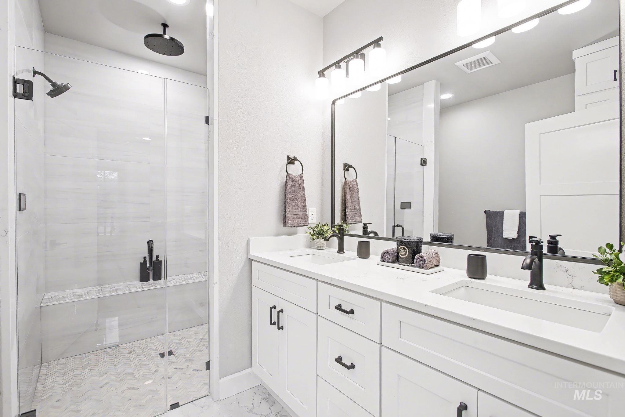 3213 Blackhawk Crt, Lewiston, Idaho 83501, 3 Bedrooms, 2 Bathrooms, Residential For Sale, Price $699,900,MLS 98978000