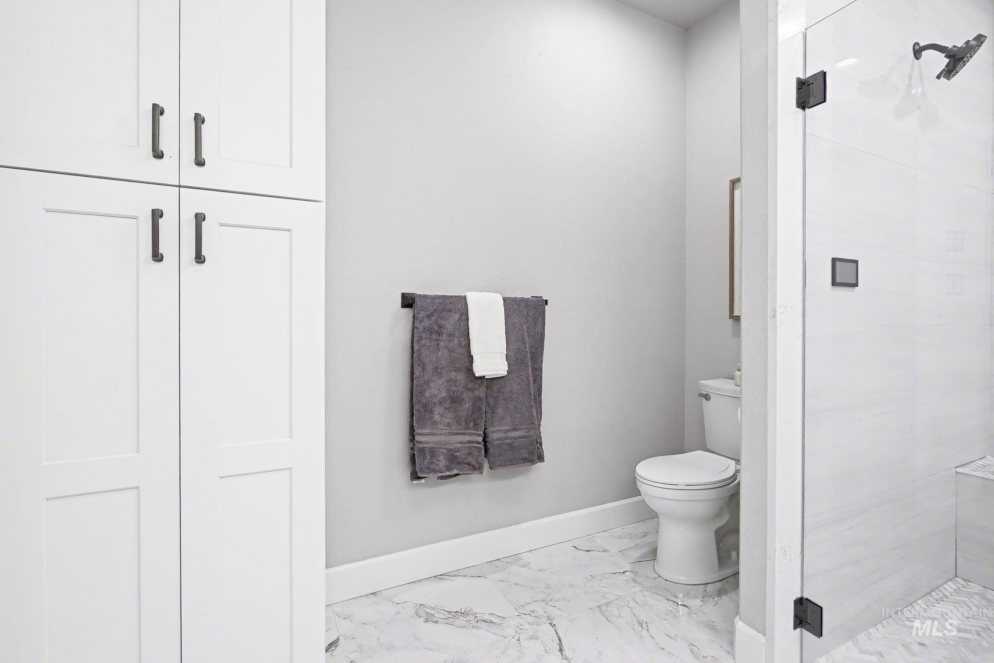 3213 Blackhawk Crt, Lewiston, Idaho 83501, 3 Bedrooms, 2 Bathrooms, Residential For Sale, Price $699,900,MLS 98978000