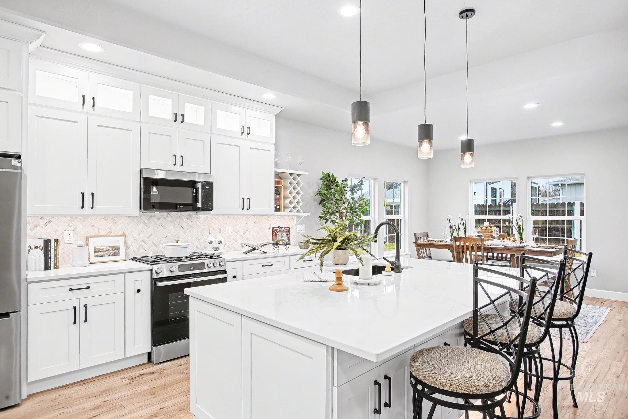 3213 Blackhawk Crt, Lewiston, Idaho 83501, 3 Bedrooms, 2 Bathrooms, Residential For Sale, Price $699,900,MLS 98978000