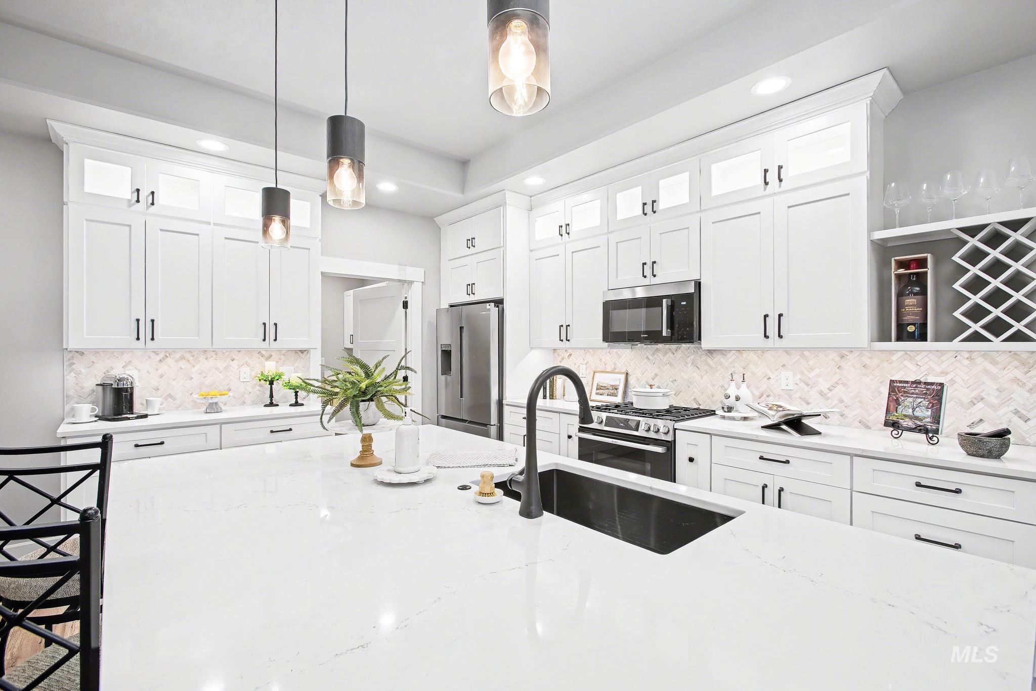 3213 Blackhawk Crt, Lewiston, Idaho 83501, 3 Bedrooms, 2 Bathrooms, Residential For Sale, Price $699,900,MLS 98978000