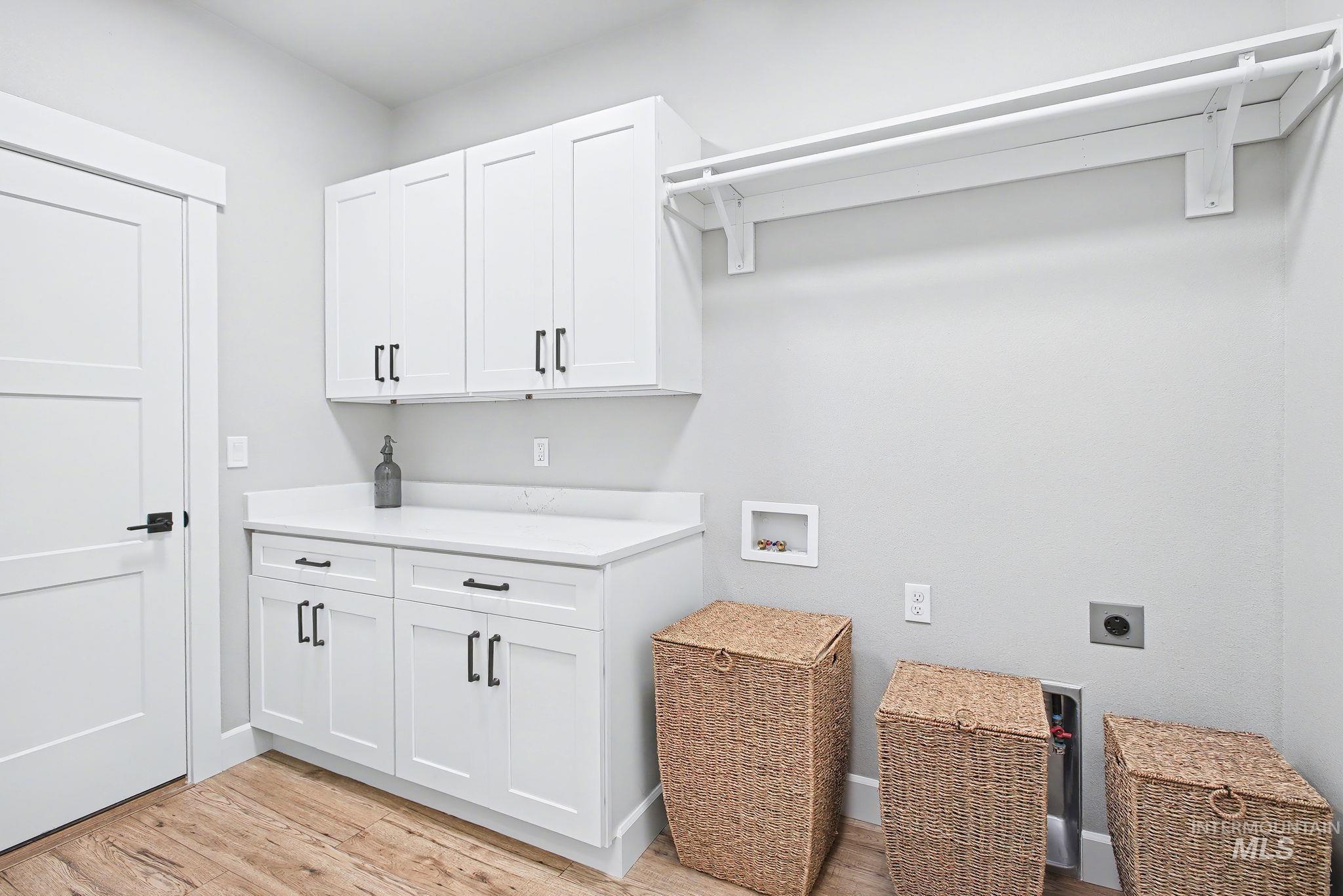 3213 Blackhawk Crt, Lewiston, Idaho 83501, 3 Bedrooms, 2 Bathrooms, Residential For Sale, Price $699,900,MLS 98978000