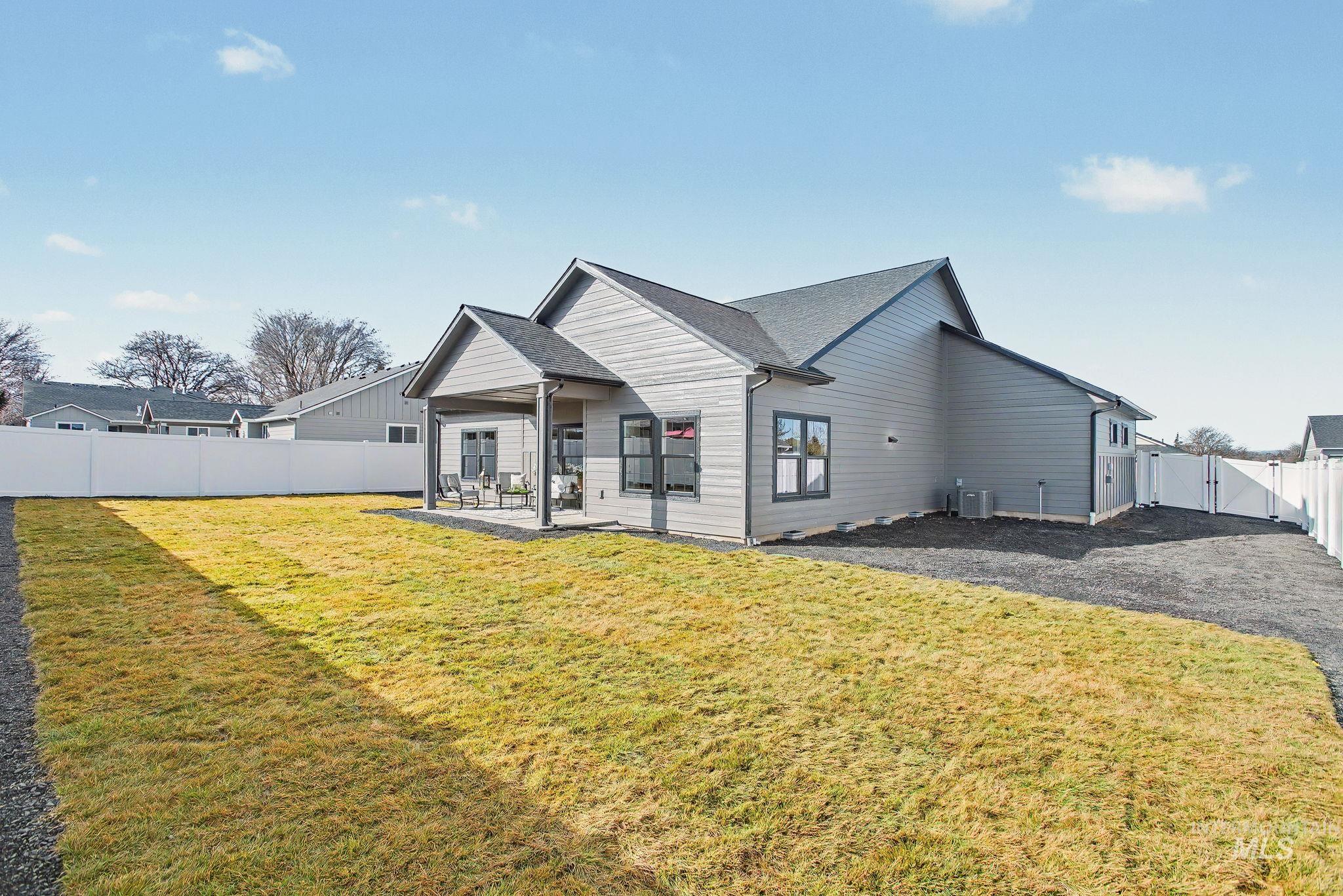 3213 Blackhawk Crt, Lewiston, Idaho 83501, 3 Bedrooms, 2 Bathrooms, Residential For Sale, Price $699,900,MLS 98978000